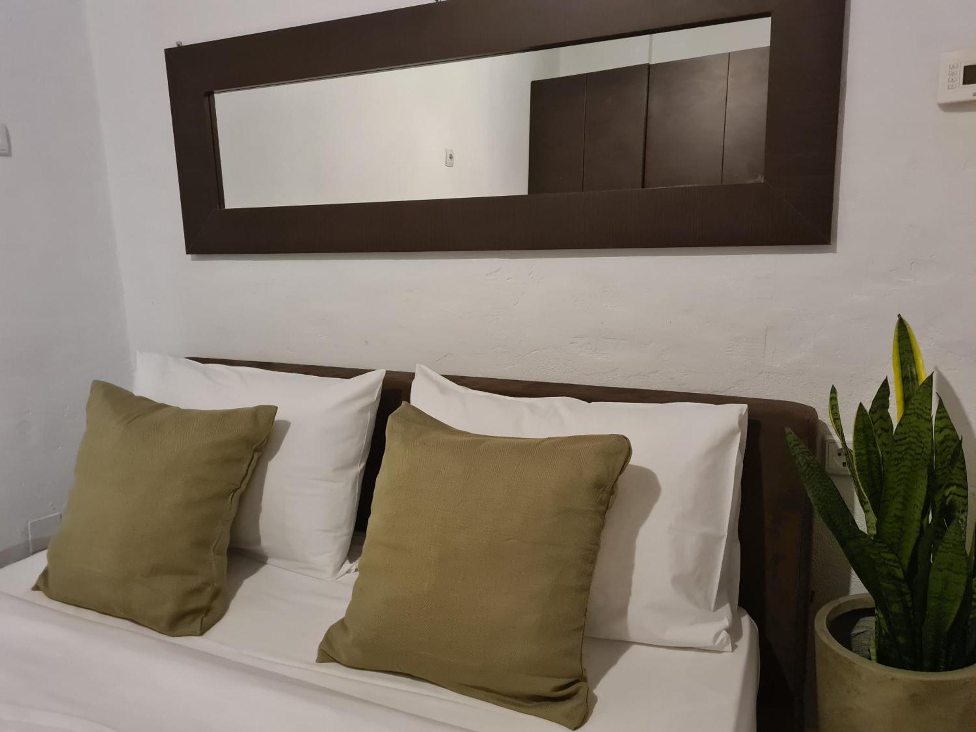Apartment In The Heart Of The City 3A Лариса Екстериор снимка