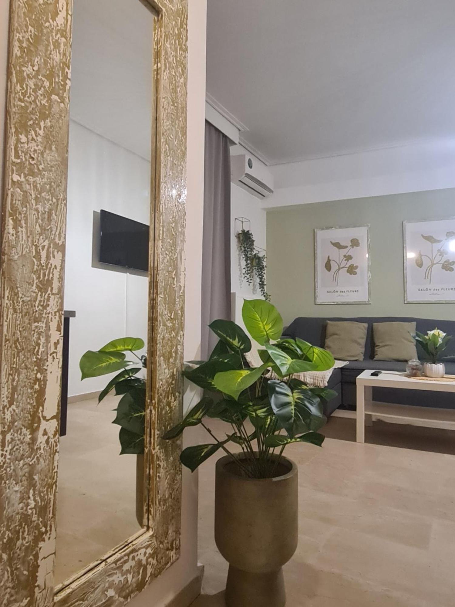 Apartment In The Heart Of The City 3A Лариса Екстериор снимка